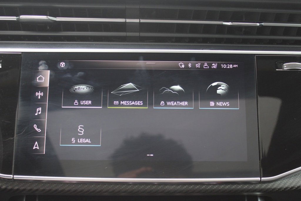 Used 2020 Audi RS Q8 w/ Carbon Optic Package image 20