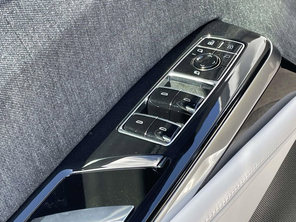 New 2026 Cadillac Escalade ESV Platinum Sport w/ LPO, ONYX Package image 18