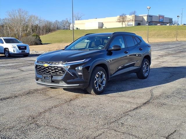 Used 2025 Chevrolet Trax LT w/ LT Convenience Package image 42