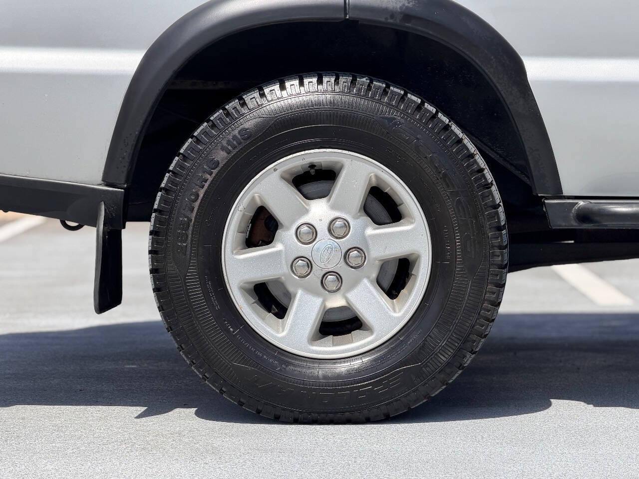 Used 2004 Land Rover Discovery S AWD/4WD image 17