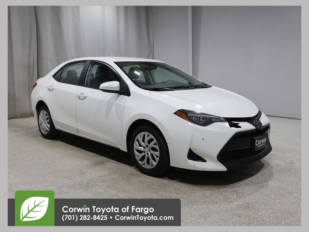 Used 2018 Toyota Corolla LE FWD image 1