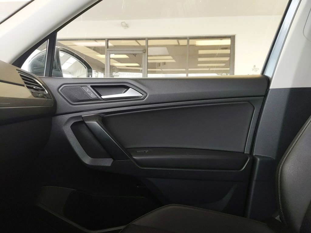 Used 2021 Volkswagen Tiguan SE FWD image 21
