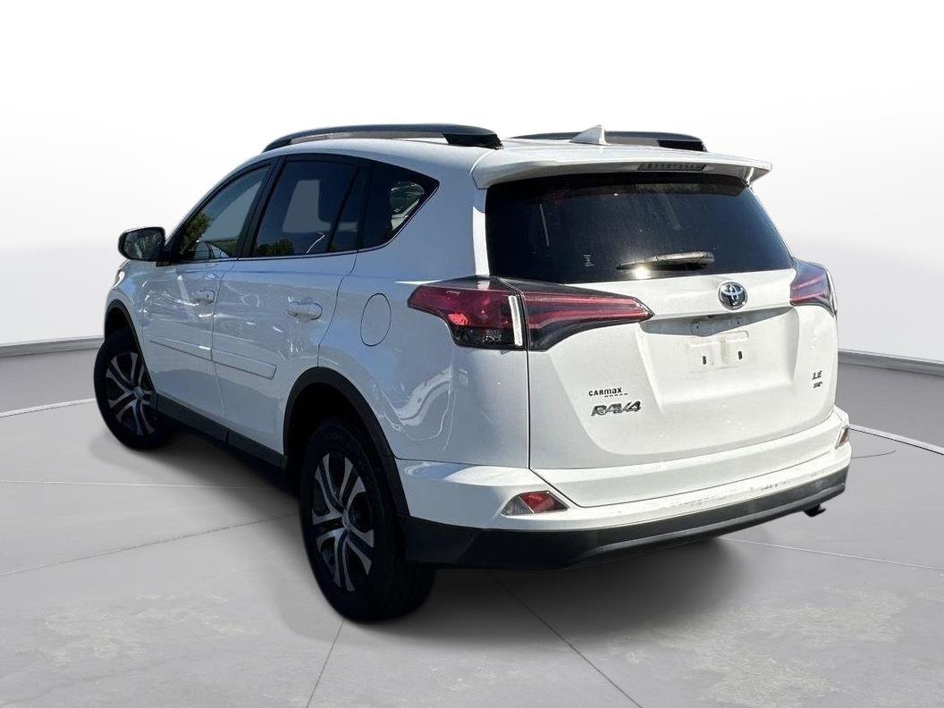 Used 2018 Toyota RAV4 LE w/ All Weather Liner Package AWD/4WD image 8