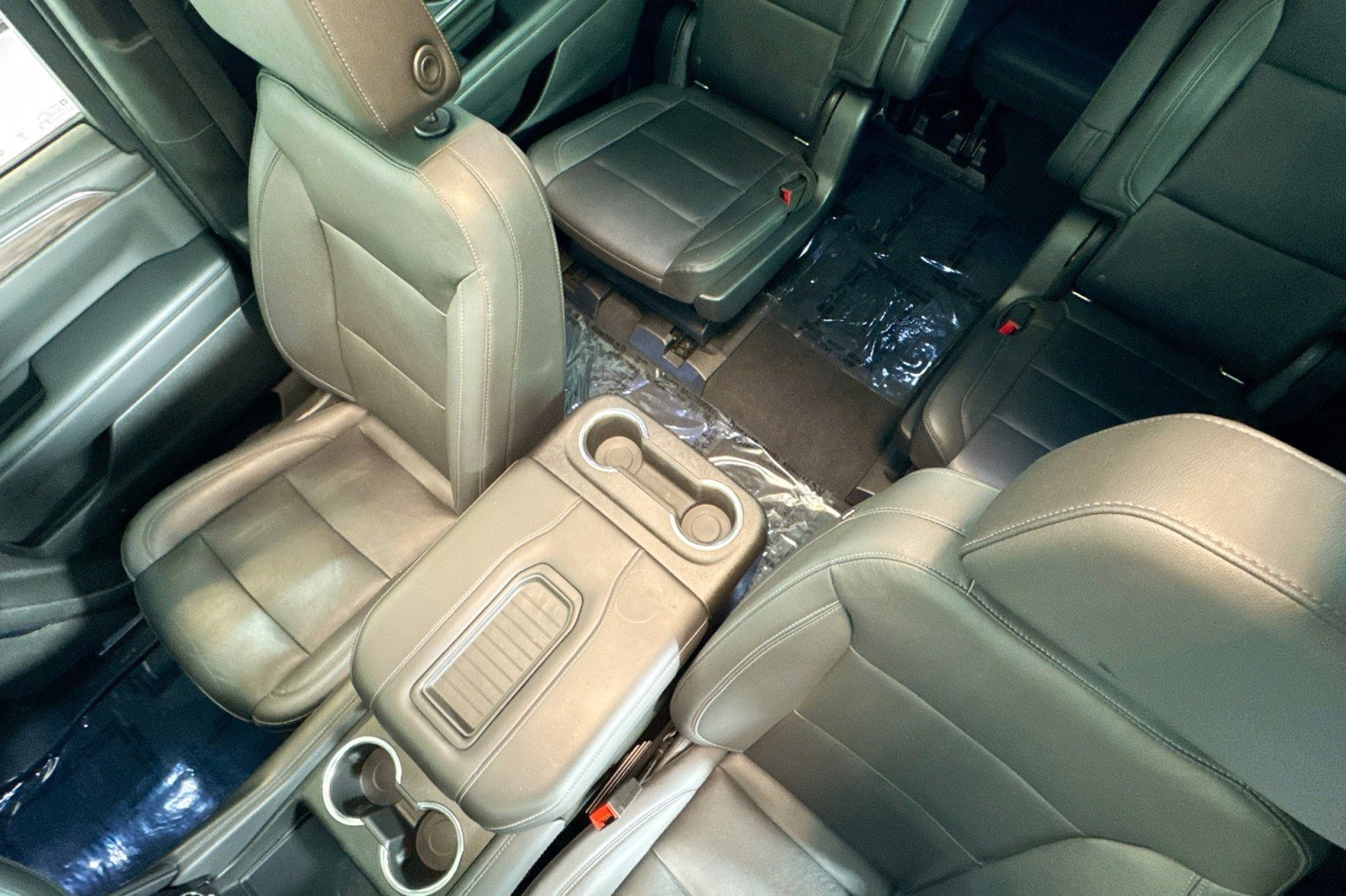 Used 2022 Chevrolet Suburban LT w/ Luxury Package image 20