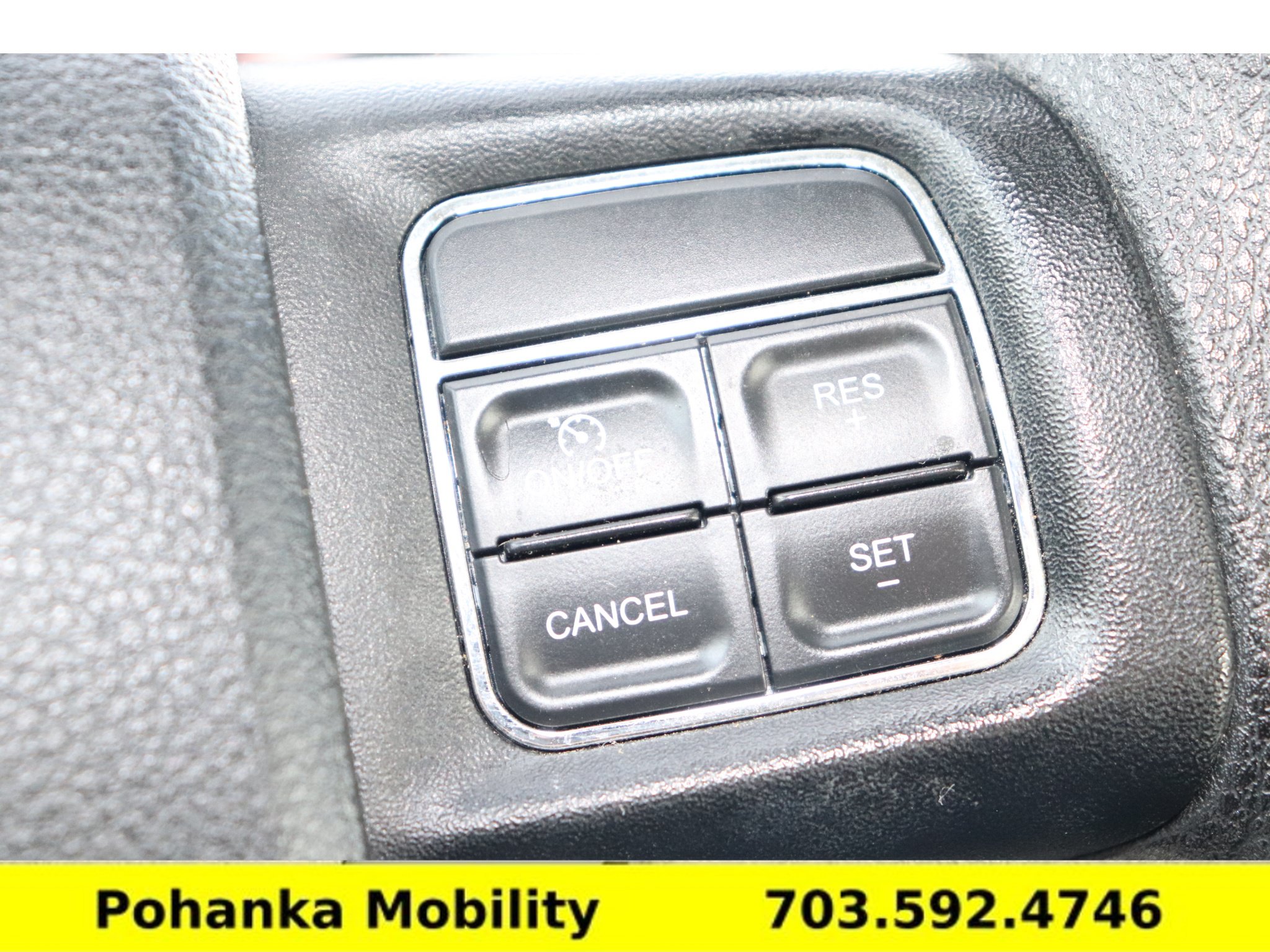 Used 2015 Dodge Grand Caravan American Value Package FWD image 12