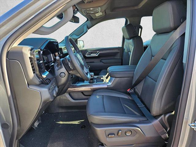 New 2026 Chevrolet Silverado 1500 LTZ w/ Z71 Off-Road Package AWD/4WD image 4