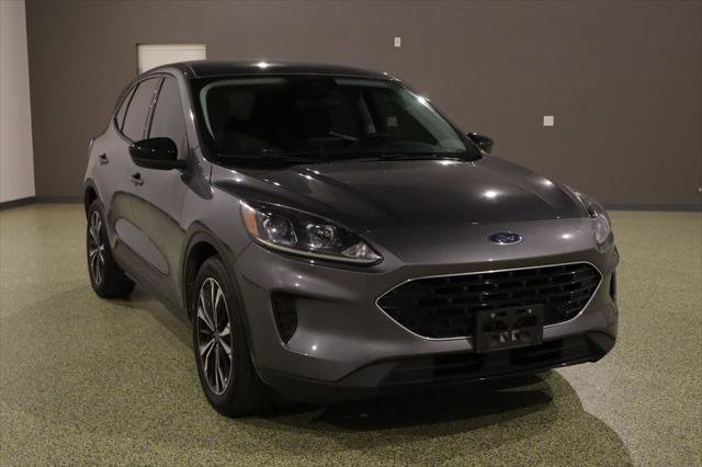 Used 2022 Ford Escape SE w/ SE Sport Appearance Package image 1