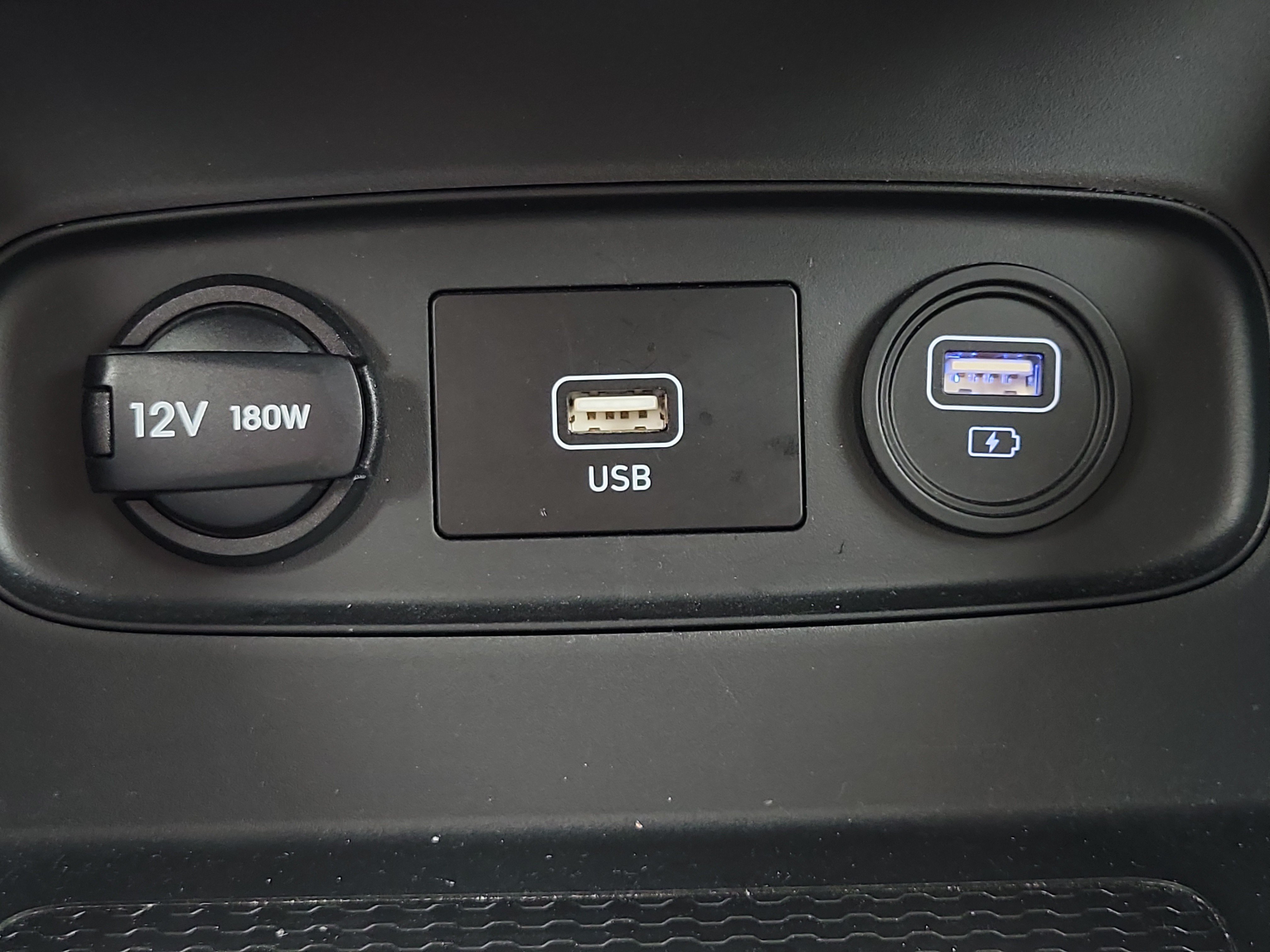Used 2021 Hyundai Venue SEL FWD image 26