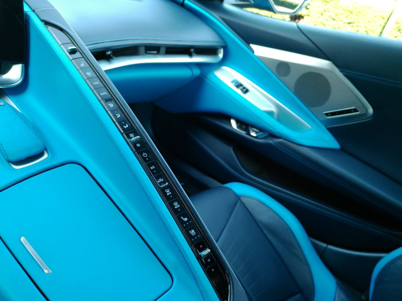 Certified 2021 Chevrolet Corvette Stingray Premium Conv w/ Z51 Performance Package RWD image 27