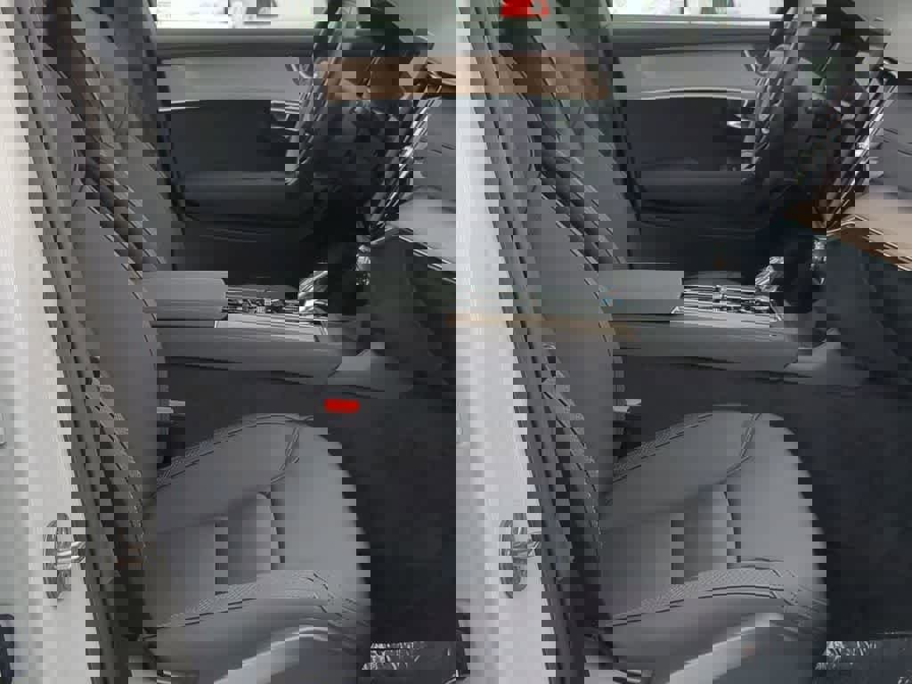 Certified 2025 Volvo XC90 B5 Core w/ Protection Package Premier image 22