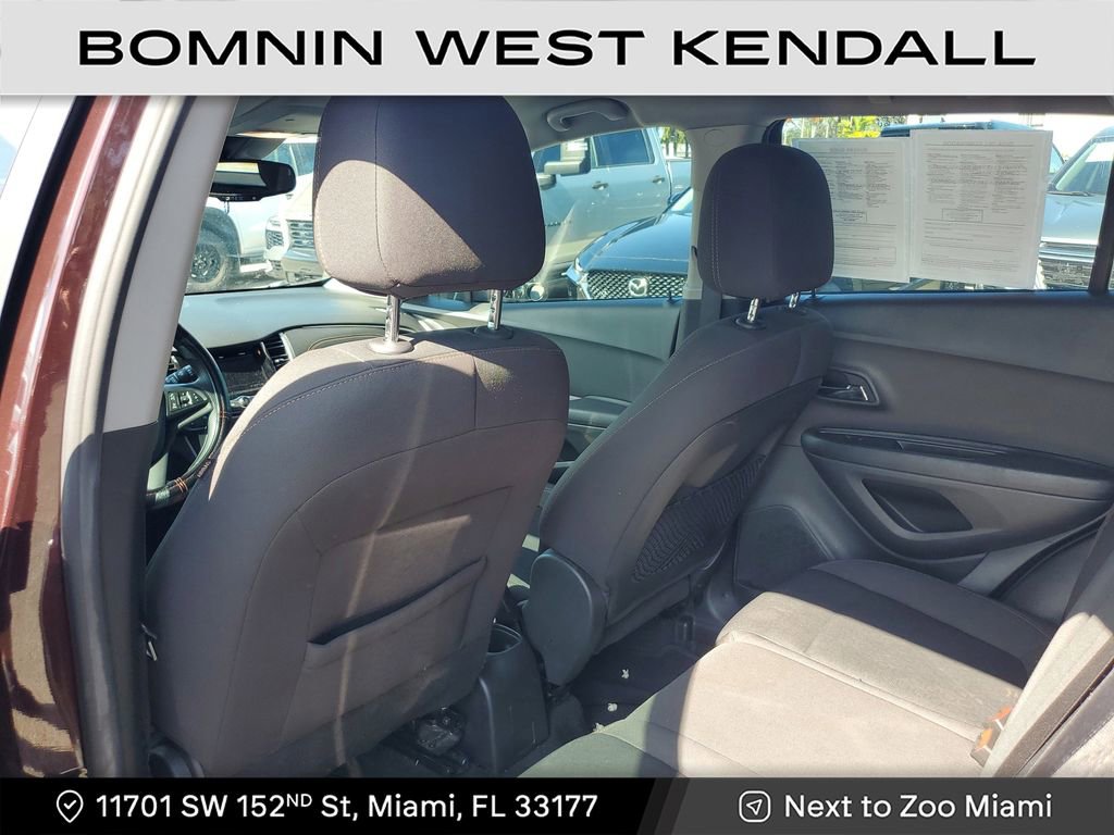 Used 2021 Chevrolet Trax LS image 17