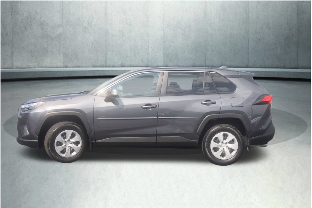 Used 2025 Toyota RAV4 LE AWD/4WD image 28