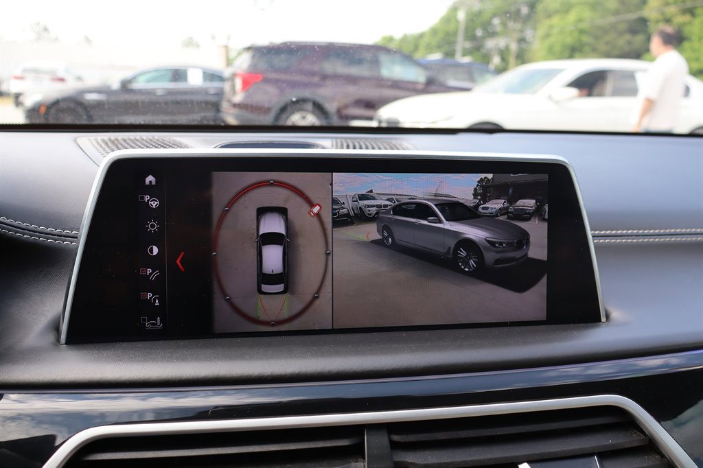 Used 2018 BMW M760i xDrive AWD/4WD image 36