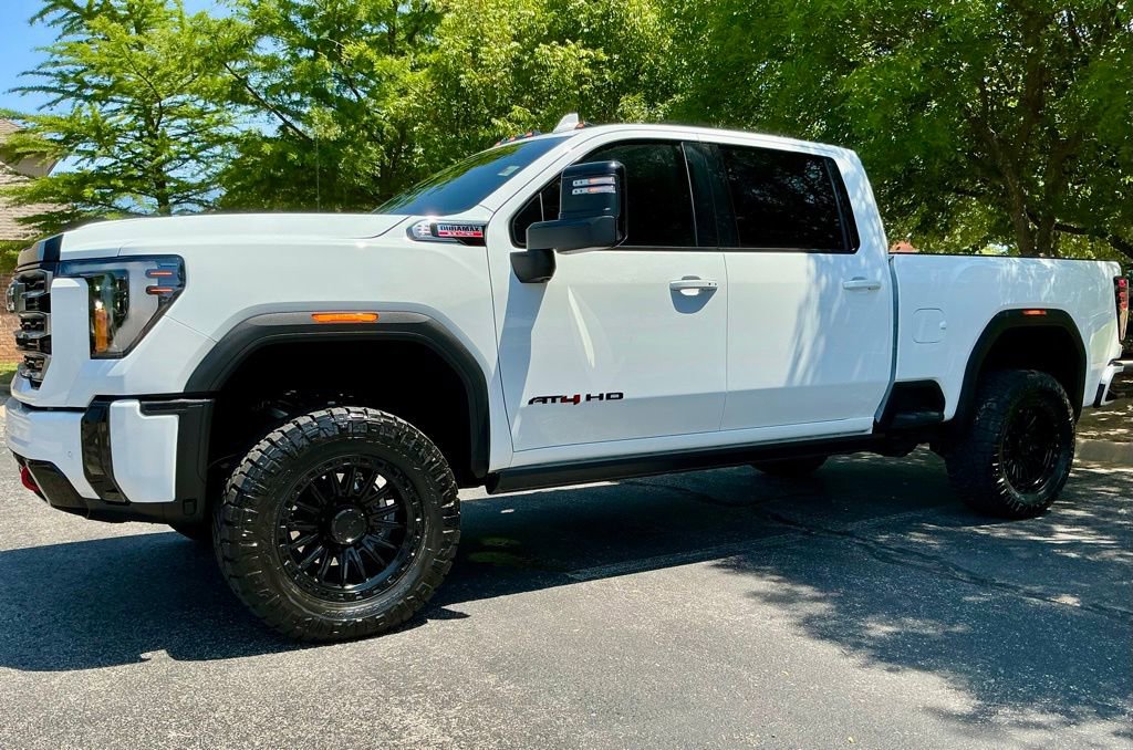 Used 2026 GMC Sierra 2500 AT4 w/ AT4 Premium Plus Package AWD/4WD image 4