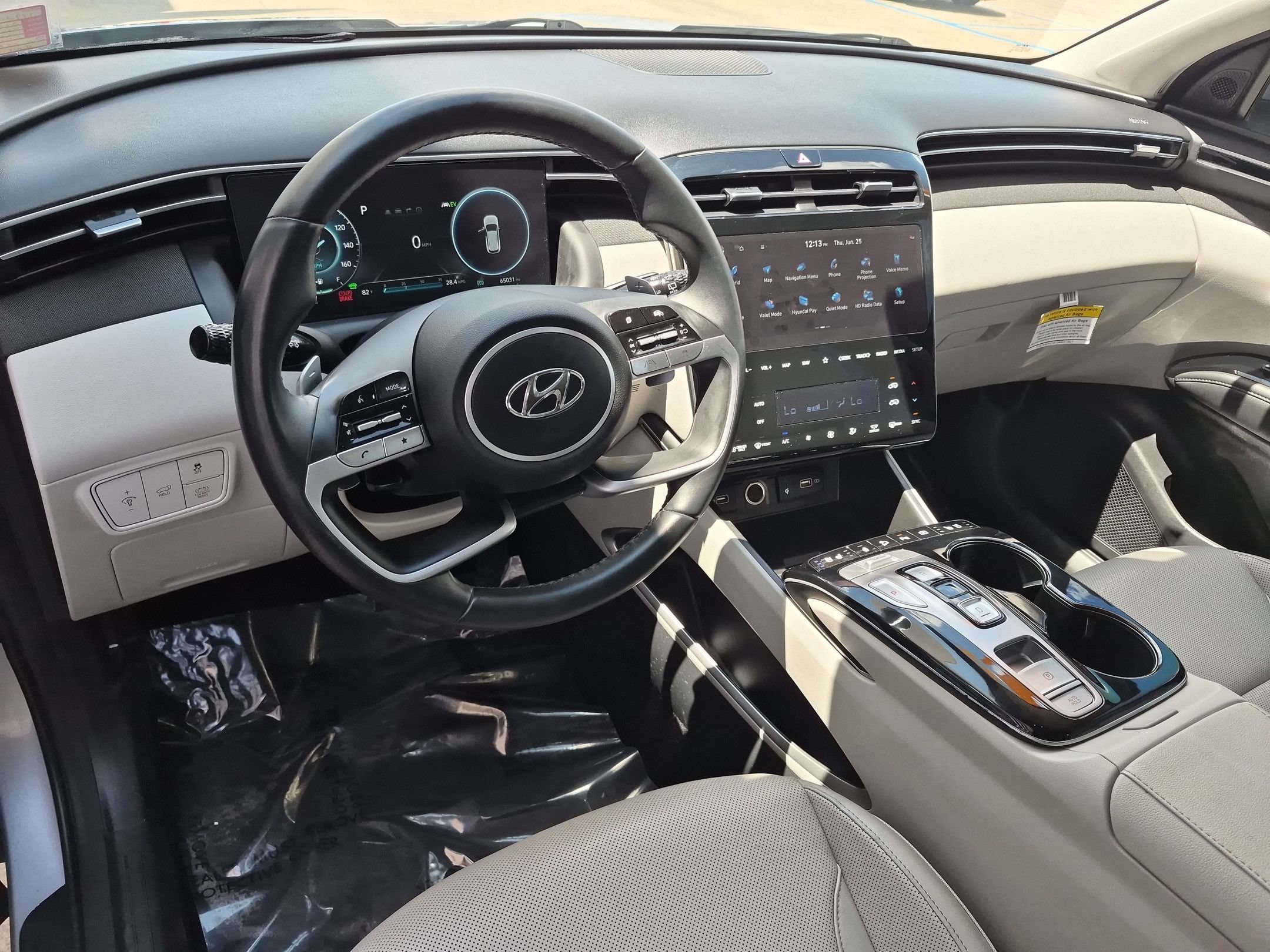 Used 2023 Hyundai Tucson Limited w/ Cargo Package AWD/4WD image 10