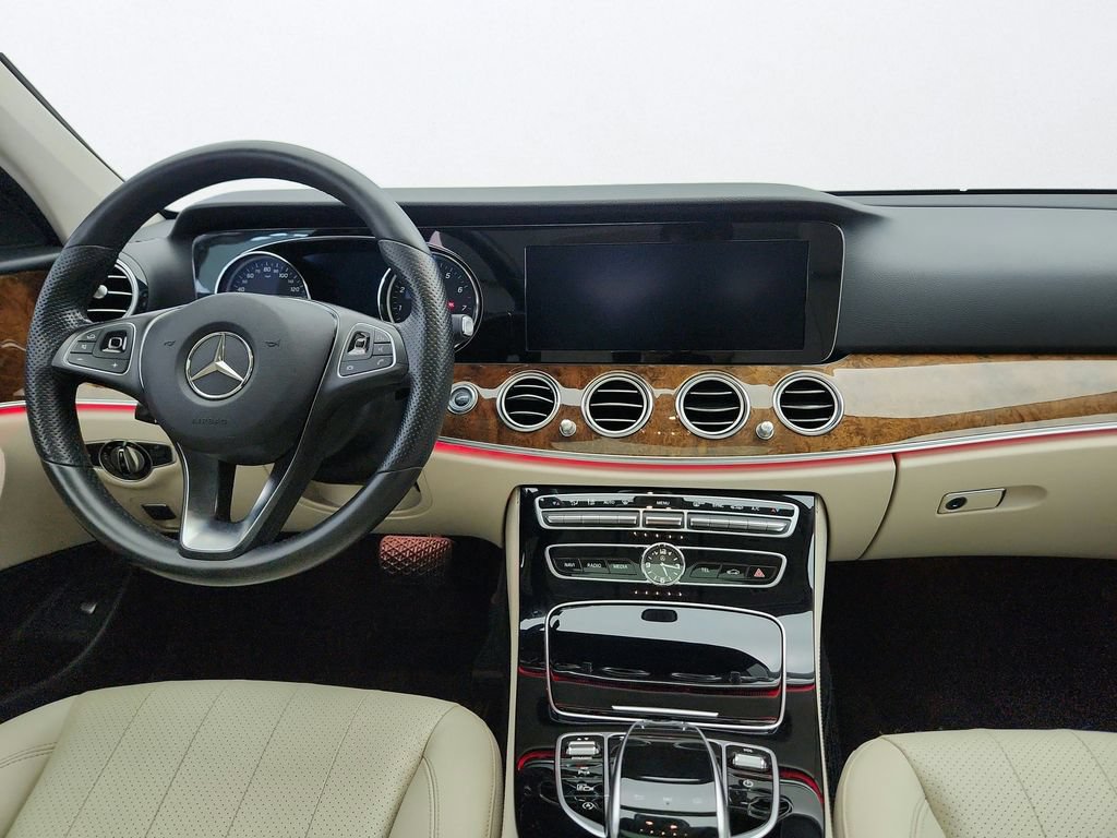 Used 2017 Mercedes-Benz E 300 4MATIC image 27