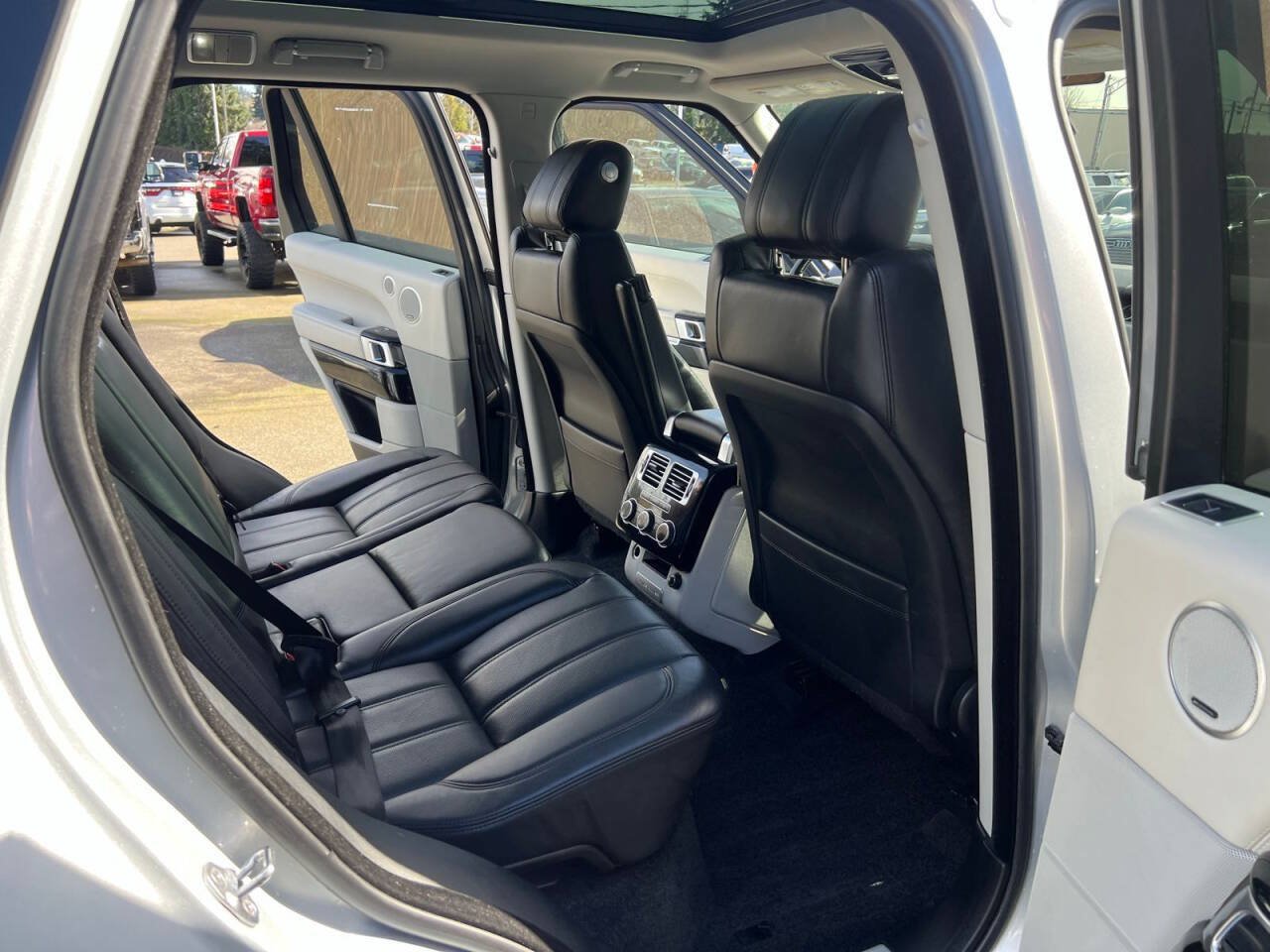 Used 2016 Land Rover Range Rover HSE AWD/4WD image 33