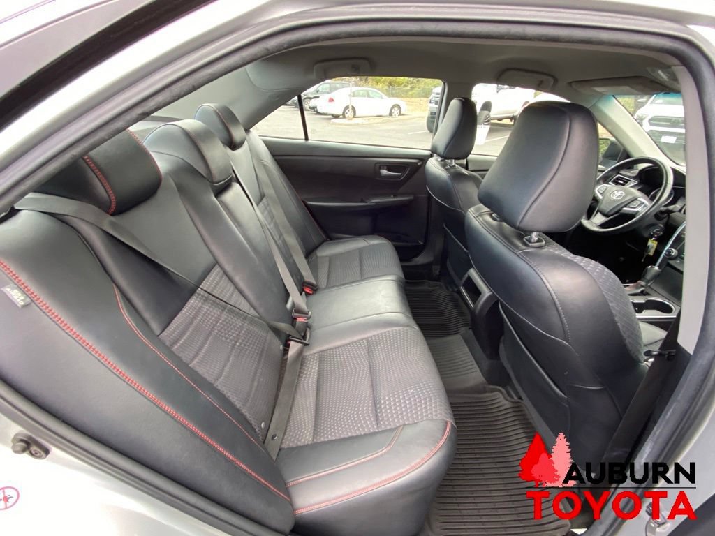 Used 2015 Toyota Camry SE FWD image 14