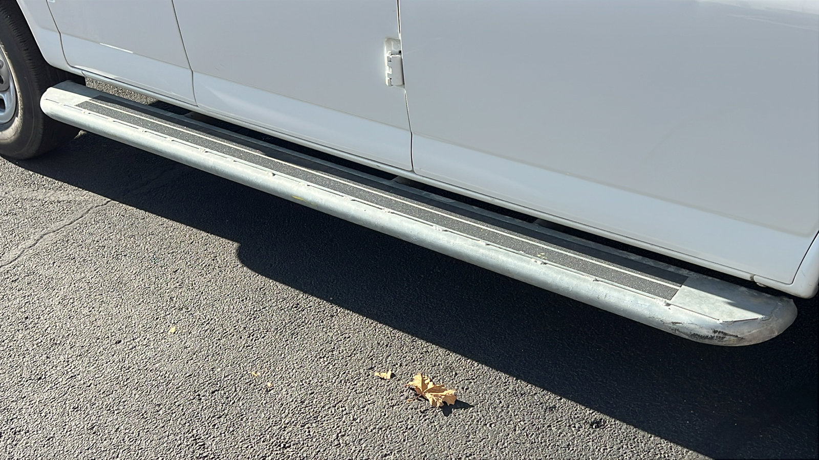 Certified 2022 Chevrolet Express 2500 w/ Driver Convenience Package image 13