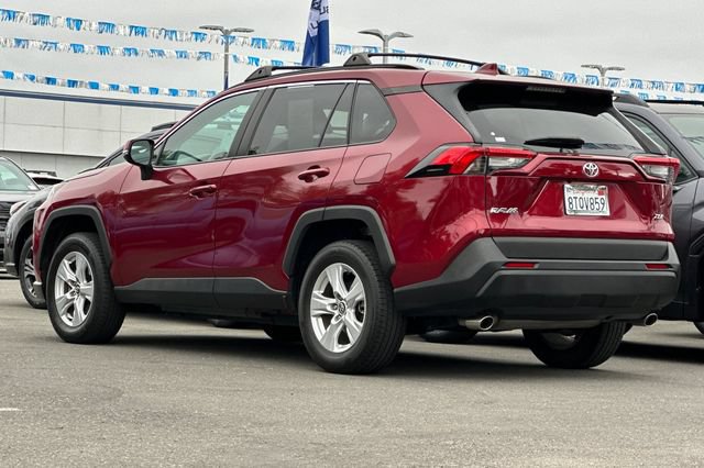 Used 2021 Toyota RAV4 XLE w/ Convenience Package FWD image 6