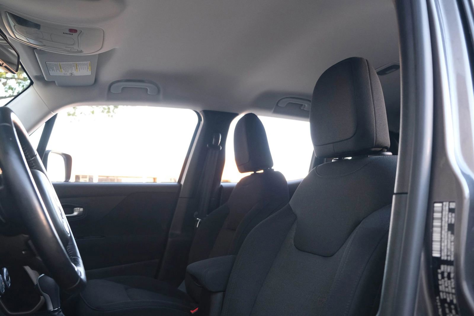 Used 2017 Jeep Renegade Latitude image 22