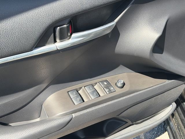Used 2023 Toyota Camry SE FWD image 17