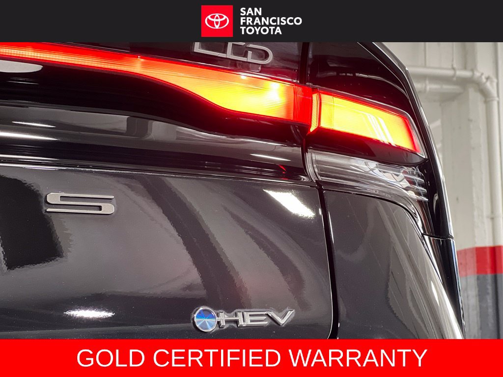 Certified 2023 Toyota Prius Limited FWD image 10