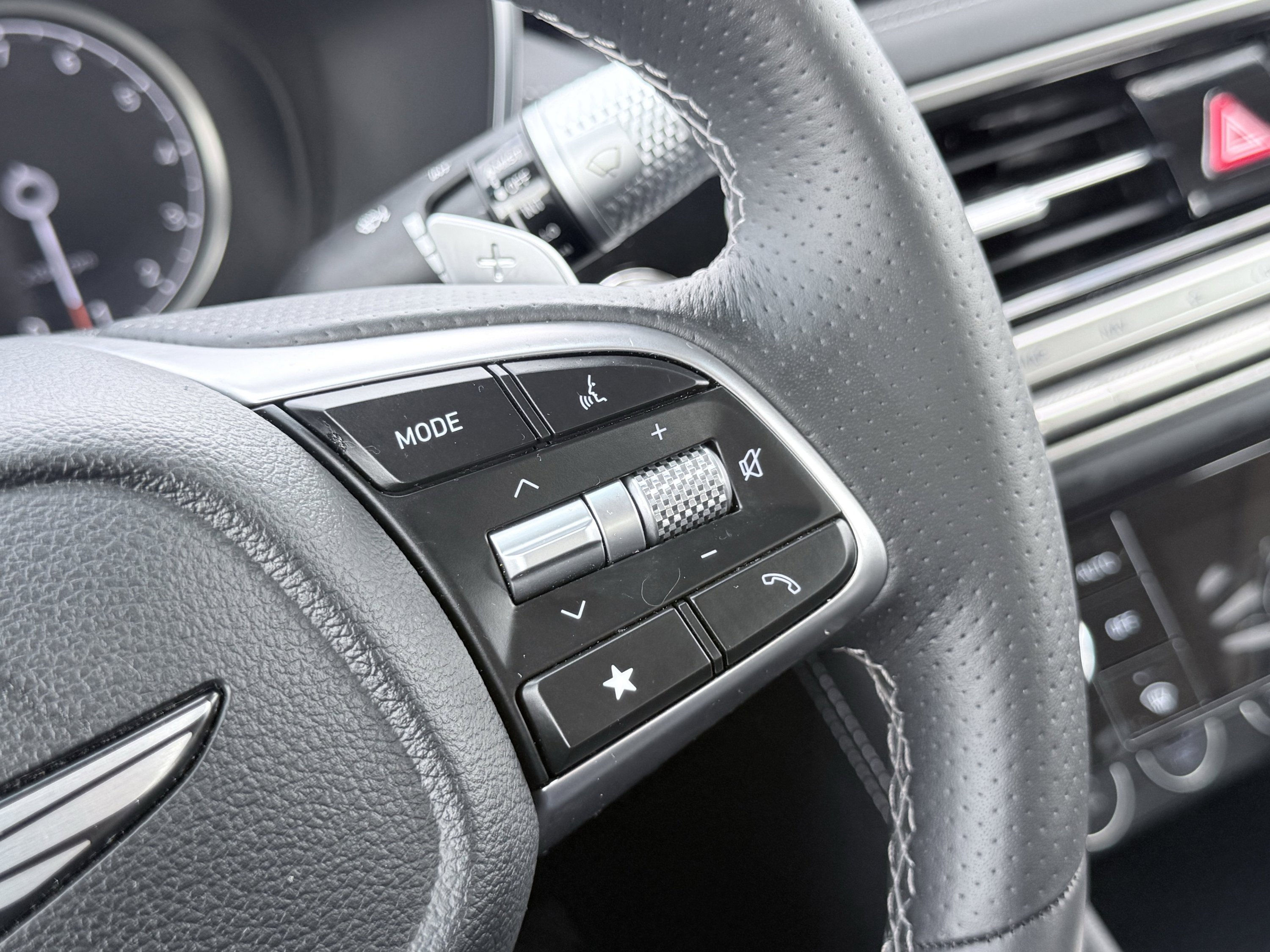 Used 2026 Genesis G70 2.5T image 63