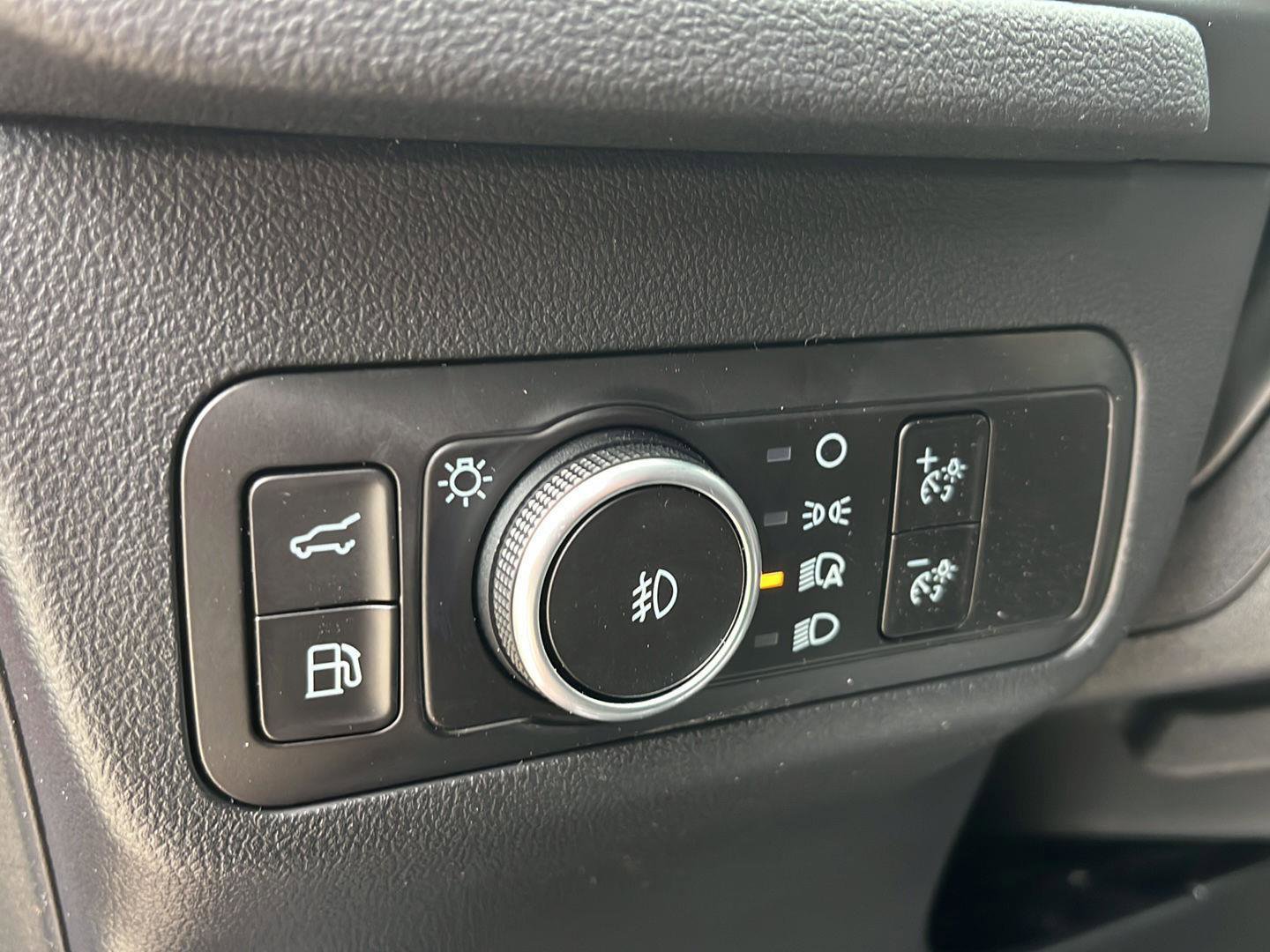 New 2026 Ford Escape ST-Line Select w/ Class II Trailer Tow Package AWD/4WD image 15