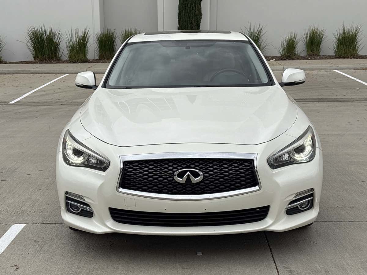 Used 2017 INFINITI Q50 Signature Edition w/ All Weather Package (L93) RWD image 8