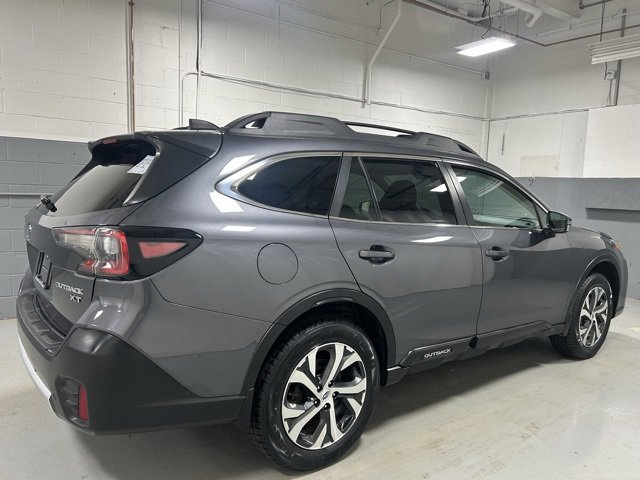Used 2022 Subaru Outback Limited XT image 3