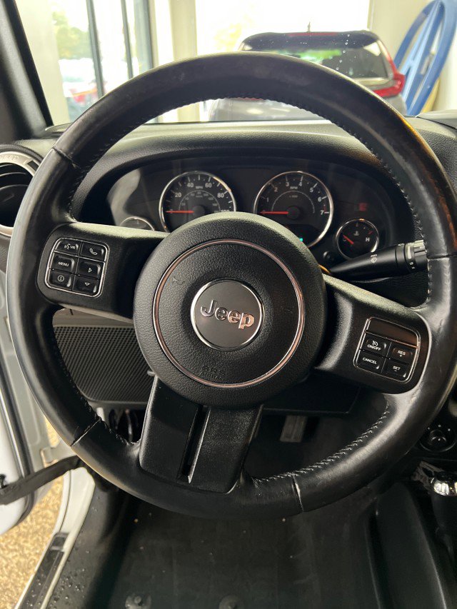Used 2015 Jeep Wrangler Rubicon w/ Power Convenience Group image 15