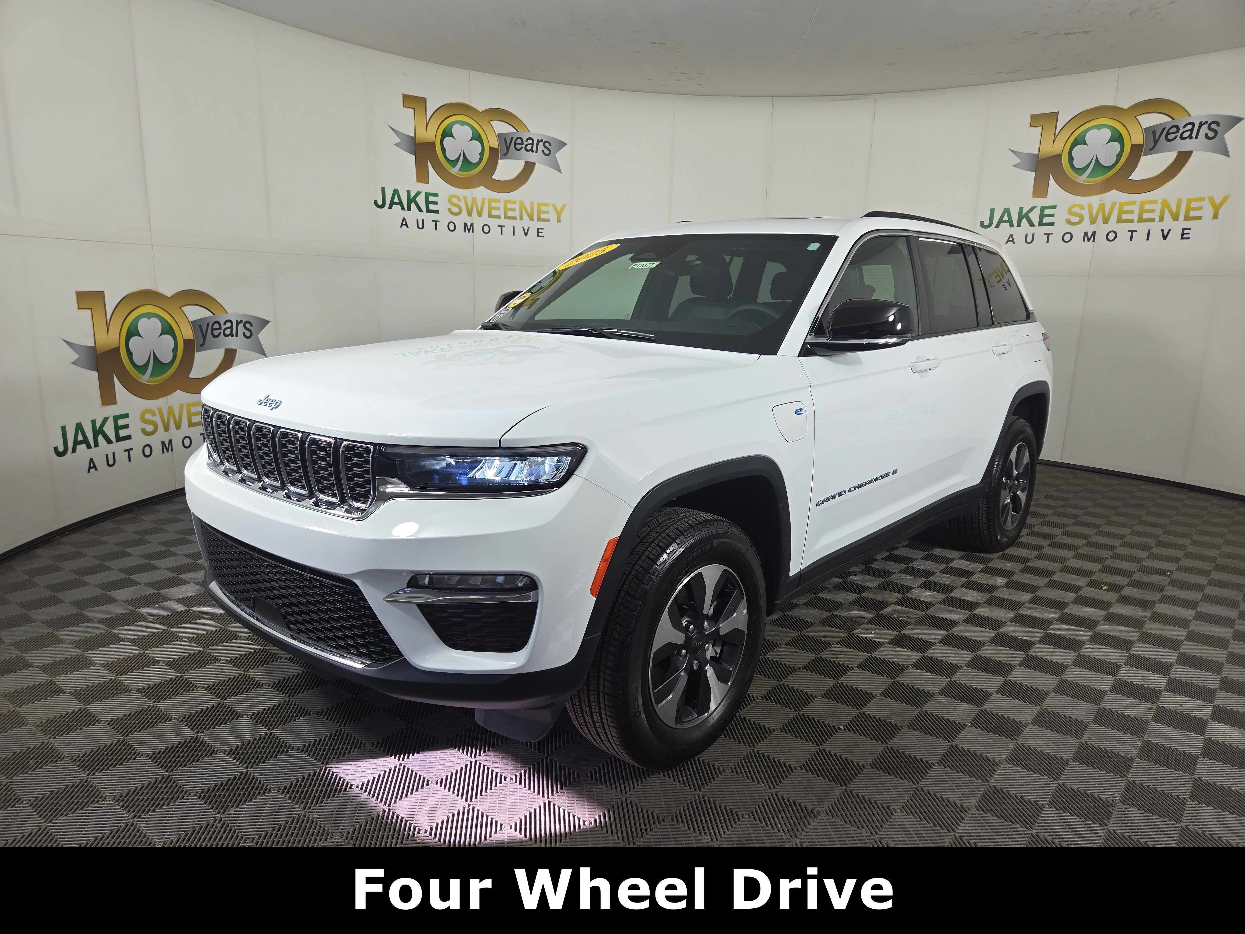 Certified 2025 Jeep Grand Cherokee Limited 4xe AWD/4WD image 4