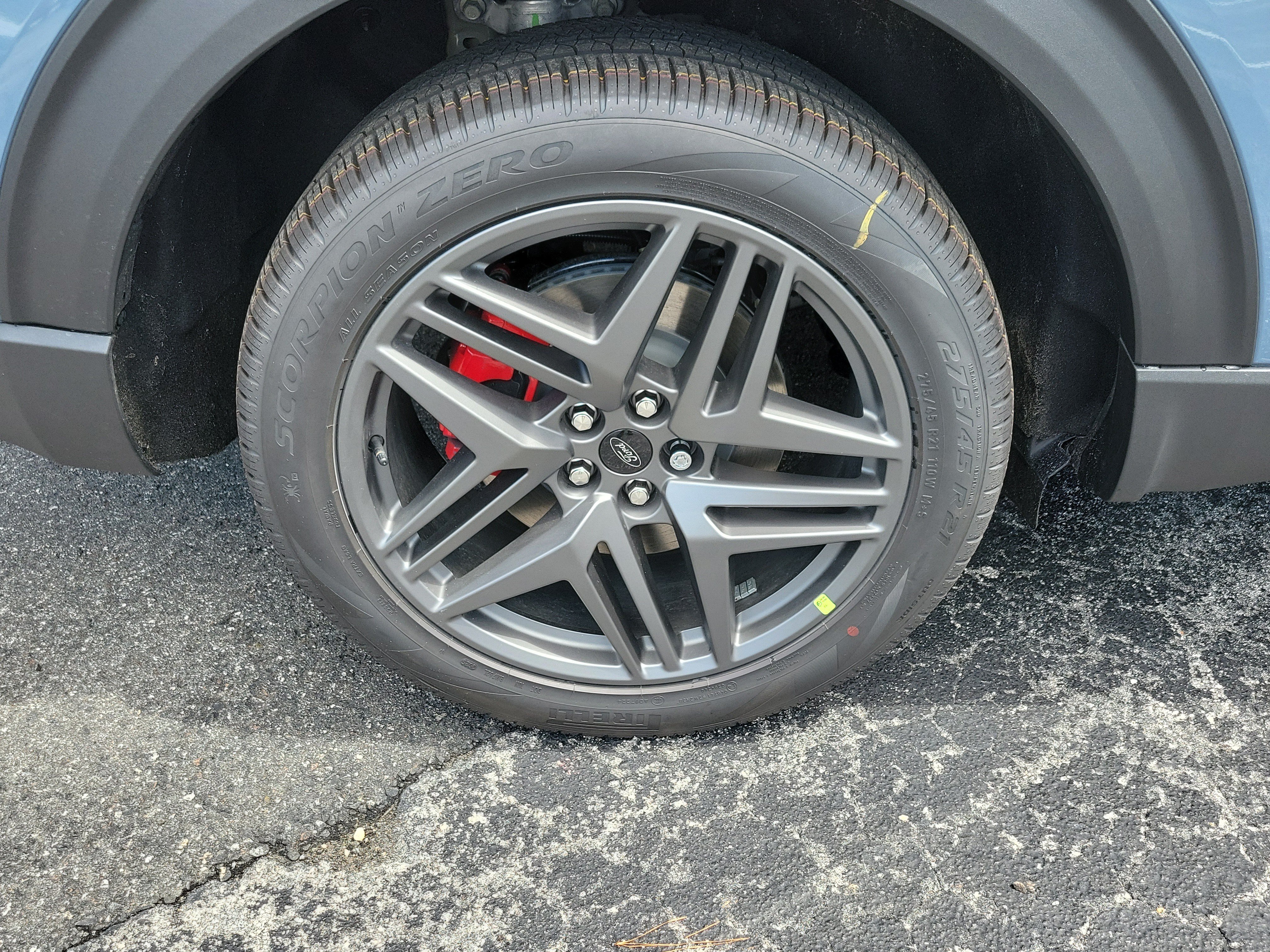 New 2027 Ford Explorer ST-Line w/ ST-Line Street Pack RWD image 7