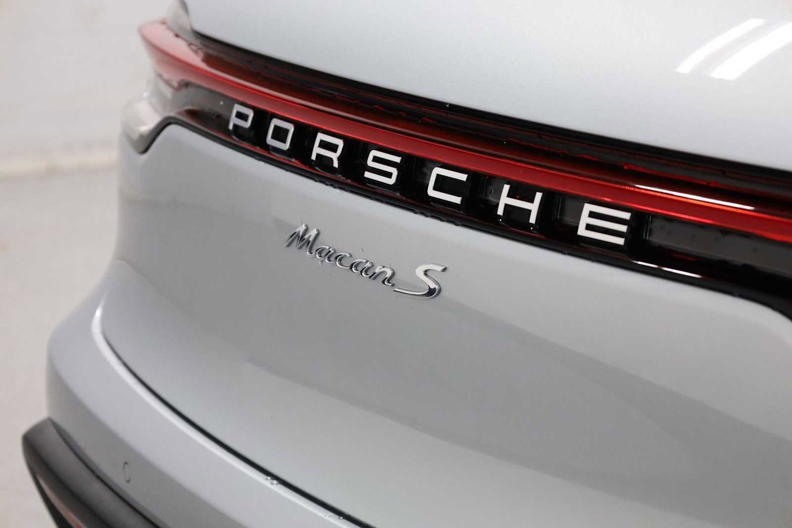 New 2026 Porsche Macan S image 8