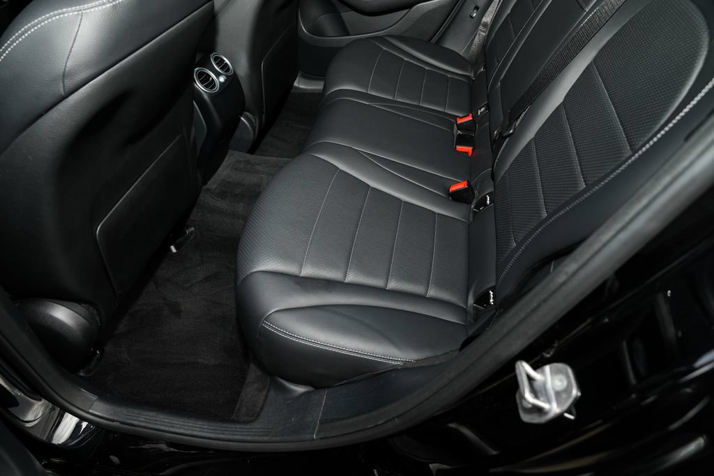 Used 2018 Mercedes-Benz GLC 300 4MATIC image 31