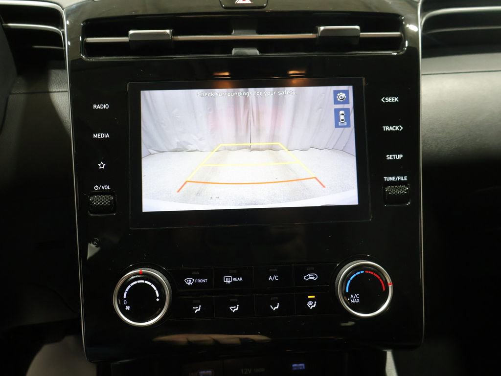 Used 2023 Hyundai Tucson SE image 25