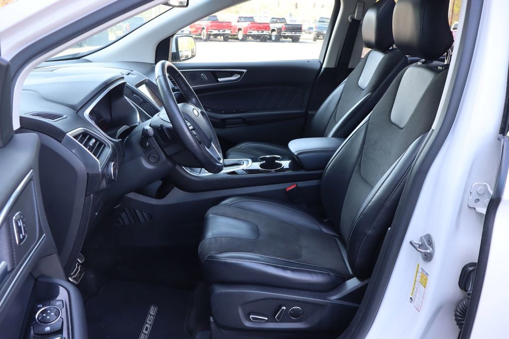 Used 2016 Ford Edge Sport w/ Technology Package AWD/4WD image 5