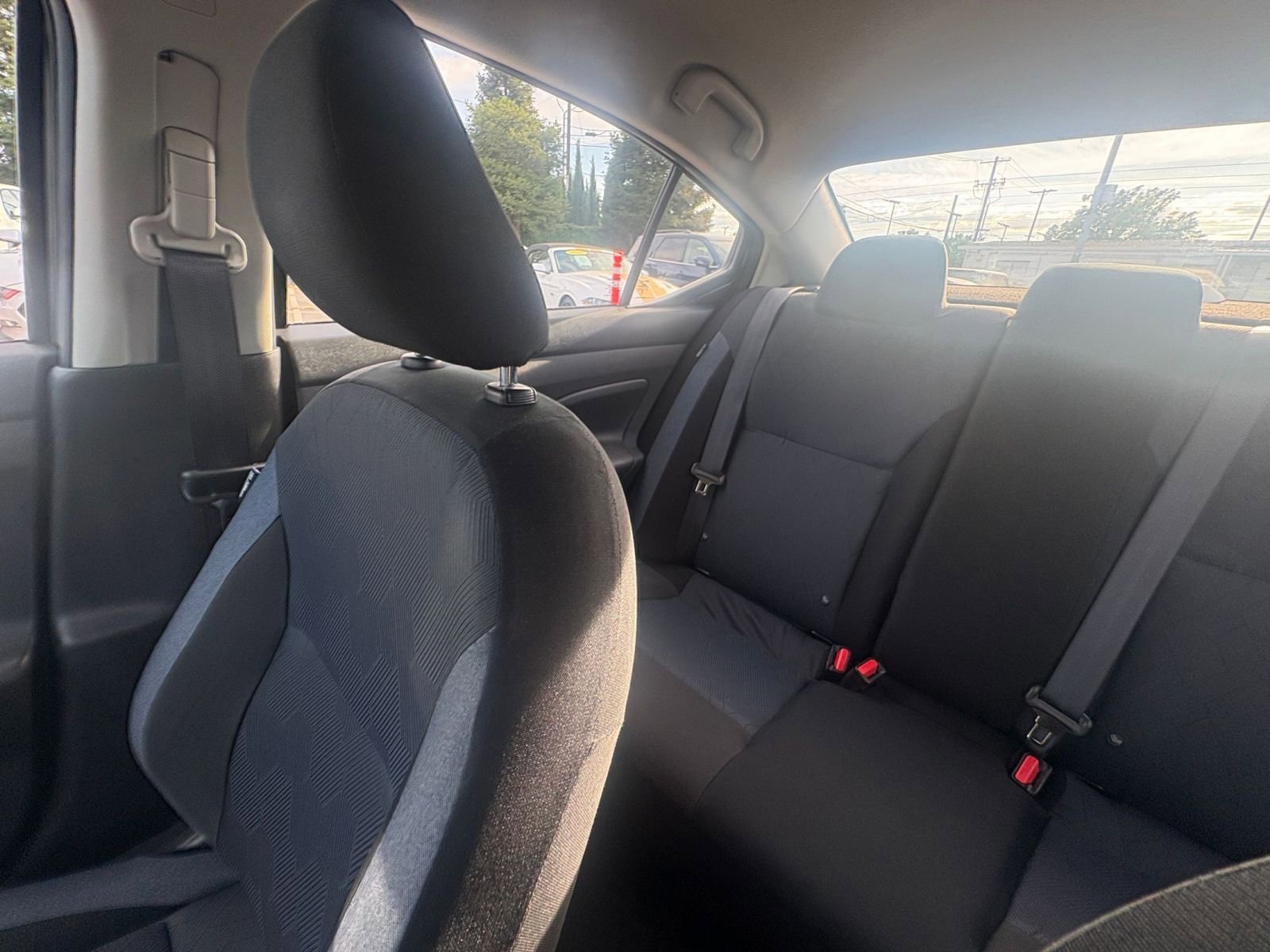 Used 2025 Nissan Versa SV image 37