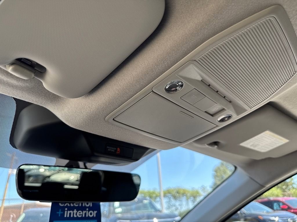 New 2025 Nissan Kicks SR w/ Interior Electronics Package image 25