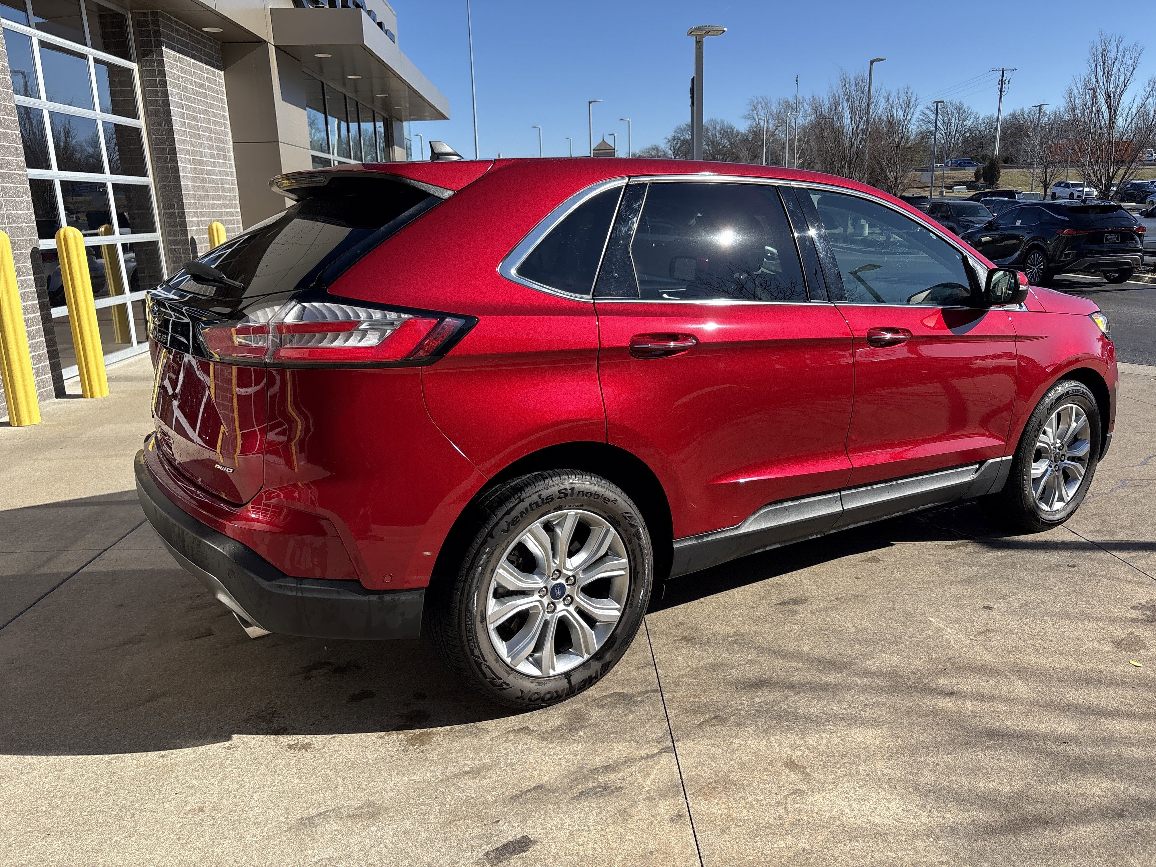 Used 2021 Ford Edge Titanium w/ Equipment Group 301A image 10
