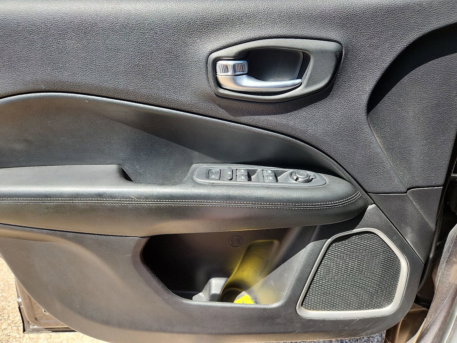 Used 2021 Jeep Compass Latitude FWD image 14