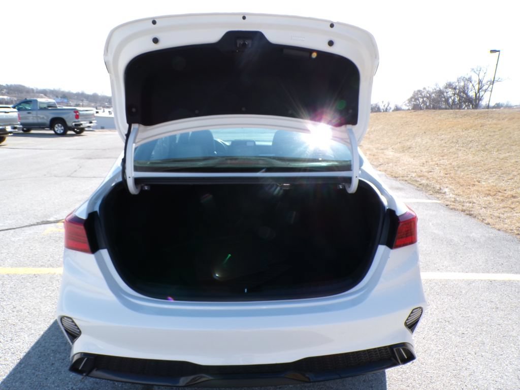 Used 2023 Kia Forte GT-Line w/ GT-Line Premium Package FWD image 8