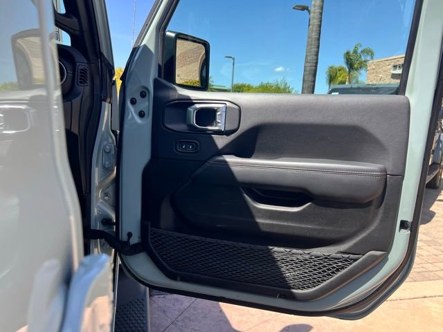 Used 2023 Jeep Wrangler Unlimited Sahara image 32