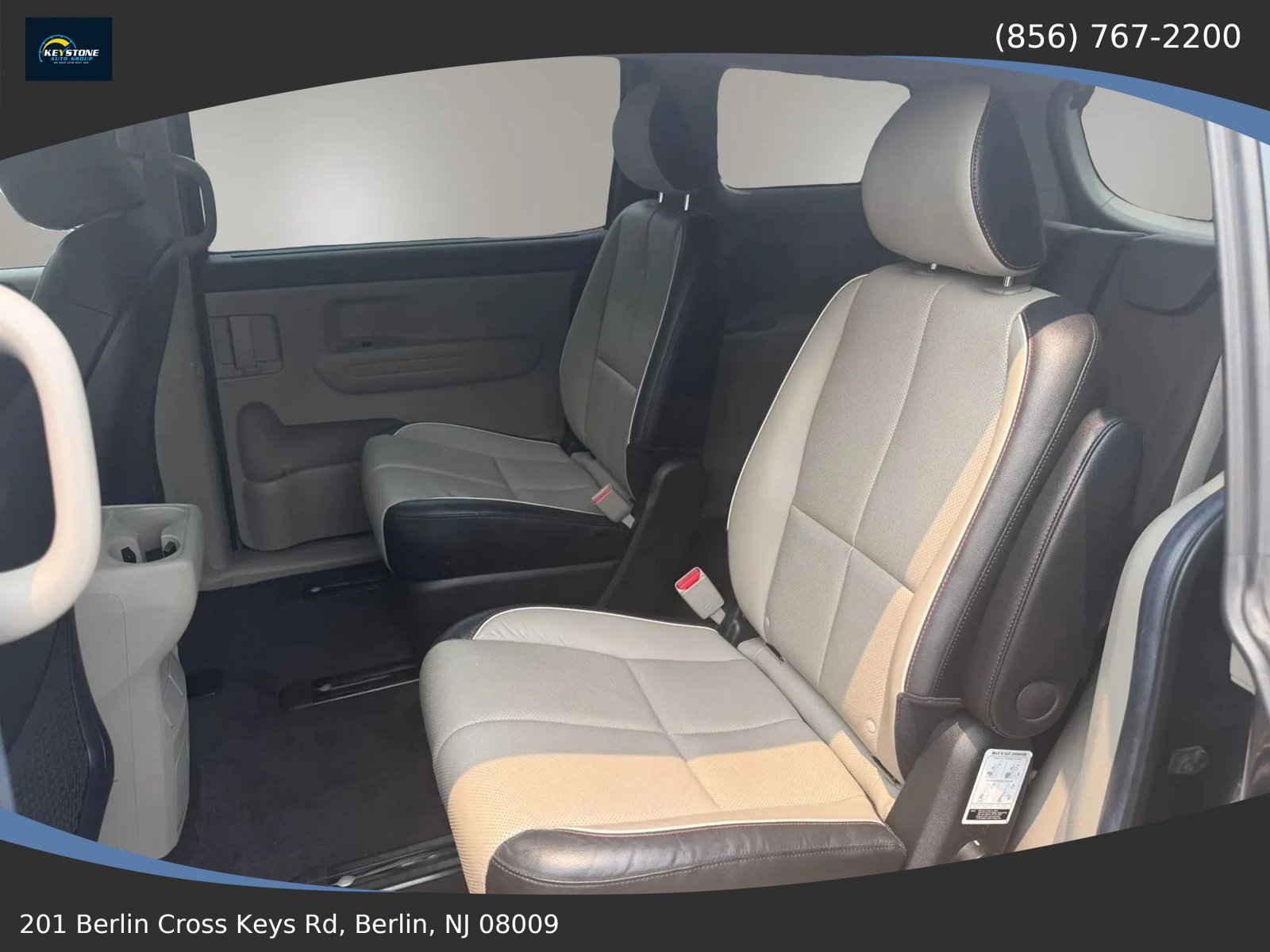 Used 2021 Kia Sedona EX FWD image 12