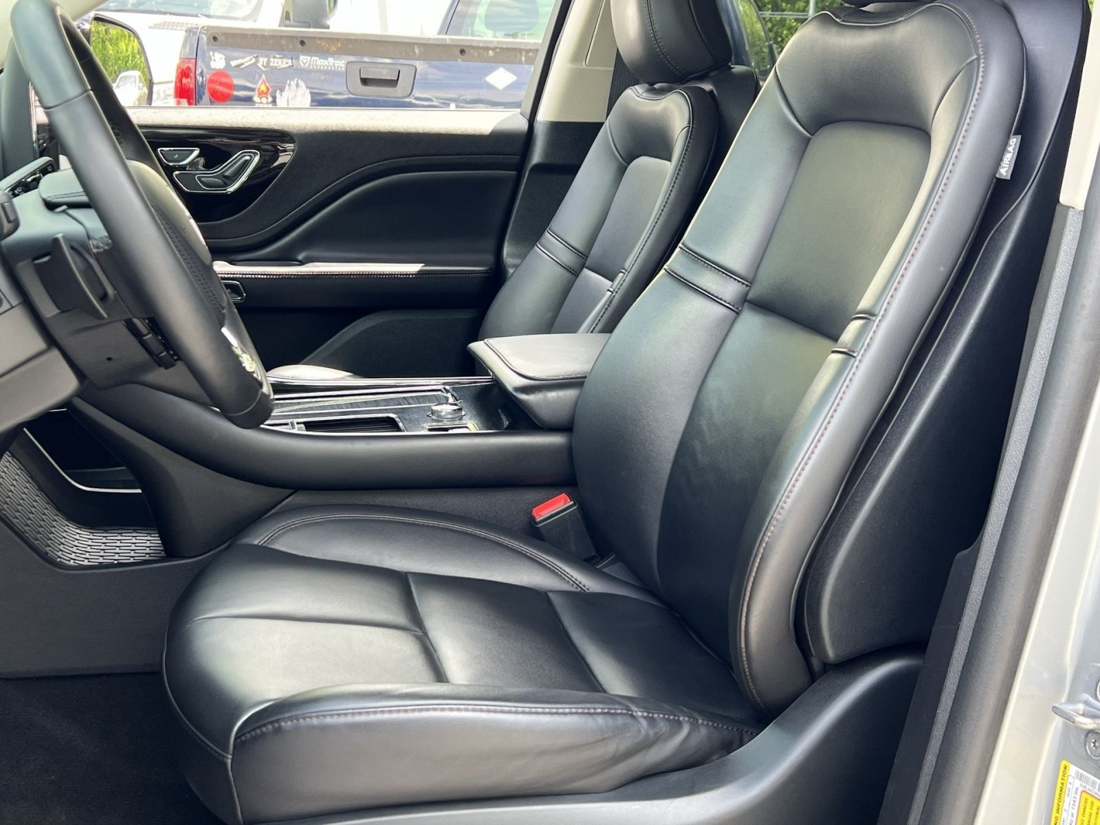 Used 2022 Lincoln Aviator AWD w/ Premium Package image 18