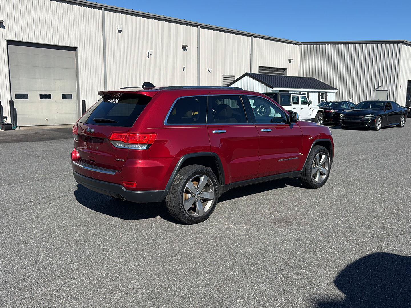 Used 2015 Jeep Grand Cherokee Limited AWD/4WD image 6