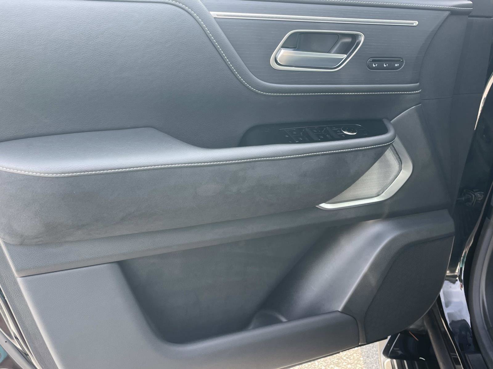 Certified 2025 INFINITI QX80 Sensory image 14