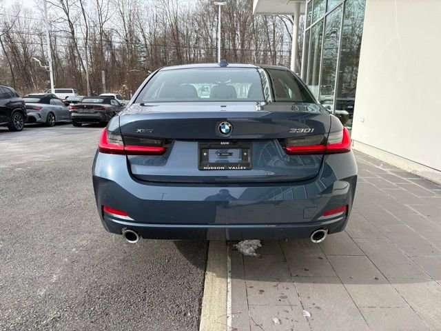 New 2026 BMW 330i xDrive Sedan w/ Premium Package AWD/4WD image 4