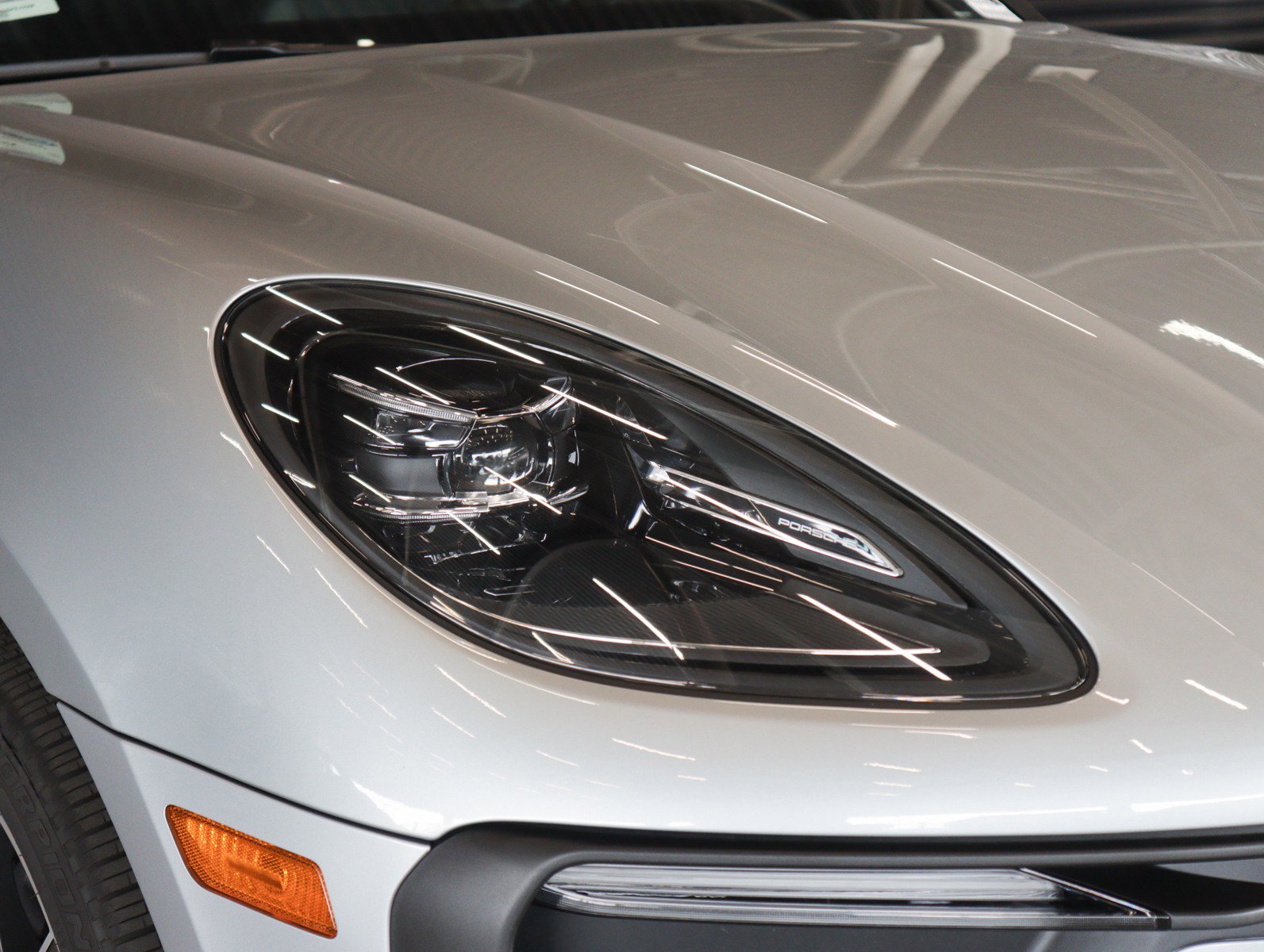 Certified 2026 Porsche Macan AWD/4WD image 24